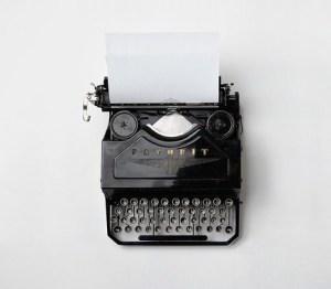typewriter-498204_640